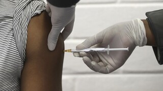 Κορωνοϊός: Σε συνομιλίες η ΕΕ για επιπλέον 200 εκατ. δόσεις εμβολίου