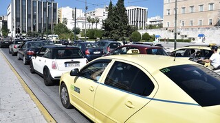 Αυξημένη κίνηση στην Αθήνα: Πού εντοπίζονται προβλήματα