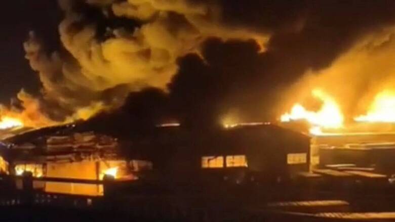Ιταλία: Φωτιά στο λιμάνι της Ανκόνα- Δεν υπάρχουν θύματα - CNN.gr
