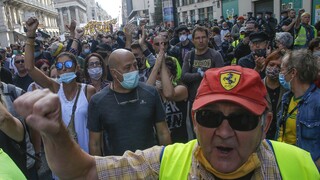Γαλλία: Χιλιάδες διαδηλωτές στους δρόμους για τα εργασιακά
