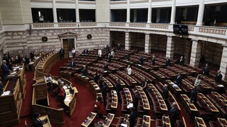 Θύελλα αντιδράσεων από την αντιπολίτευση για τον διορισμό Ζαρούλια στη Βουλή