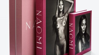 Ναόμι Κάμπελ: Ένα άλμπουμ 400 σελίδων για το ταξίδι της στον κόσμο της μόδας (pics)