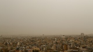 Καιρός: Αυξημένες οι συγκεντρώσεις σκόνης - Πού αναμένονται βροχές