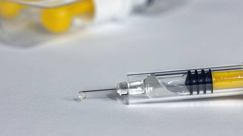 Βρετανία: Δοκιμάζουν αντιφυματικό εμβόλιο για να διαπιστώσουν αν προστατεύει και από τον κορωνοϊό
