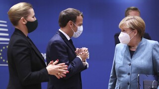 Σύνοδος Κορυφής - Politico: Γιατί παρέδωσαν κινητά και tablet οι ηγέτες της ΕΕ