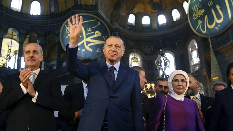 Ερντογάν: Στόχος του Μακρόν να αναμετρηθεί με το Ισλάμ
