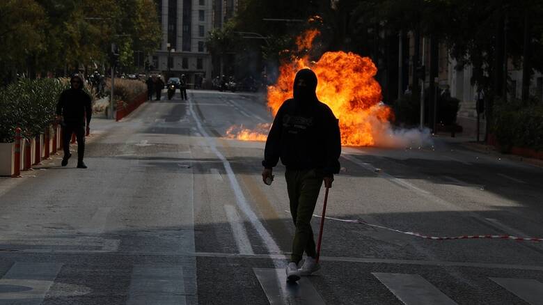 Εντάσεις στο μαθητικό συλλαλητήριο στο κέντρο της Αθήνας