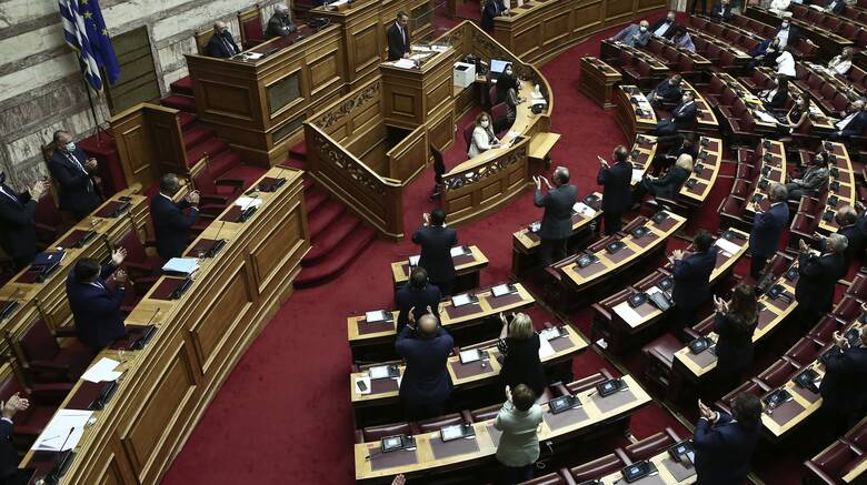 Πρόταση μομφής: Απορρίφθηκε με 158 ψήφους κατά έναντι 133 υπέρ - CNN.gr