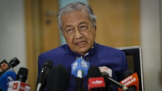 «Οι μουσουλμάνοι δικαιούνται να σκοτώσουν Γάλλους»: Δήλωση-σοκ του πρώην πρωθυπουργού της Μαλαισίας