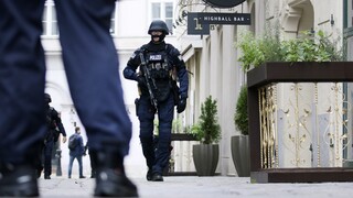Γερμανία: Έρευνες σε σπίτια υπόπτων για σχέσεις με τον φερόμενο δράστη της επίθεσης στη Βιέννη