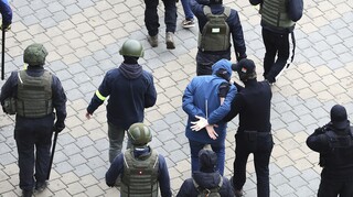 Λευκορωσία: Εκατοντάδες συλλήψεις σε διαδήλωση της αντιπολίτευσης