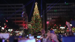 Πόσο θα κοστίσει φέτος ο Χριστουγεννιάτικος στολισμός στο Δήμο Αθηναίων