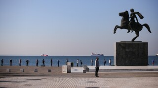 Στο «κόκκινο» η Θεσσαλονίκη: Ανησυχία για την τεράστια διασπορά και τις ΜΕΘ