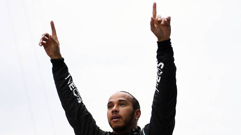 Formula 1: «Άθλος» του Χάμιλτον - Ισοφάρισε τα πρωταθλήματα του Σουμάχερ