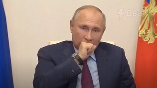 Τα… χρειάστηκε ο Πούτιν: Άρχισε να βήχει εν μέσω σύσκεψης για τον κορωνοϊό