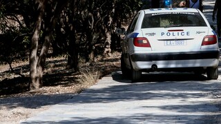 Καισαριανή: Άγνωστοι παρίσταναν τους αστυνομικούς και λήστεψαν 49χρονο στο πάρκο