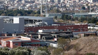 Θεσσαλονίκη: Στήθηκε υπαίθριο νοσοκομείο στο πάρκινγκ του 424 Στρατιωτικού Νοσοκομείου