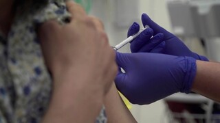 Κορωνοϊός: Αποτελεσματικό κατά 70% το εμβόλιο του πανεπιστημίου της Οξφόρδης