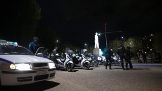 Θεσσαλονίκη: Νεαροί επιτέθηκαν αστυνομικούς που πήγαν να τους ελέγξουν - Έξι προσαγωγές