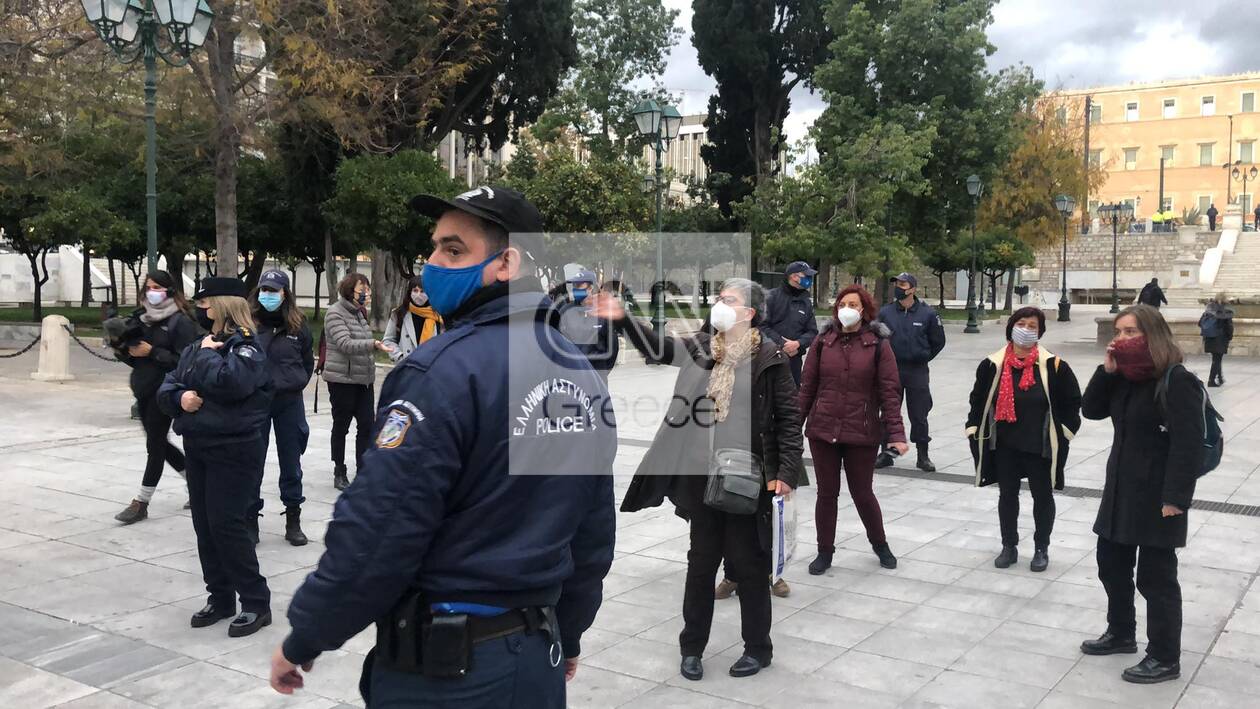 https://cdn.cnngreece.gr/media/news/2020/11/25/244331/photos/snapshot/syntagma-sygkentrosi-4.jpg