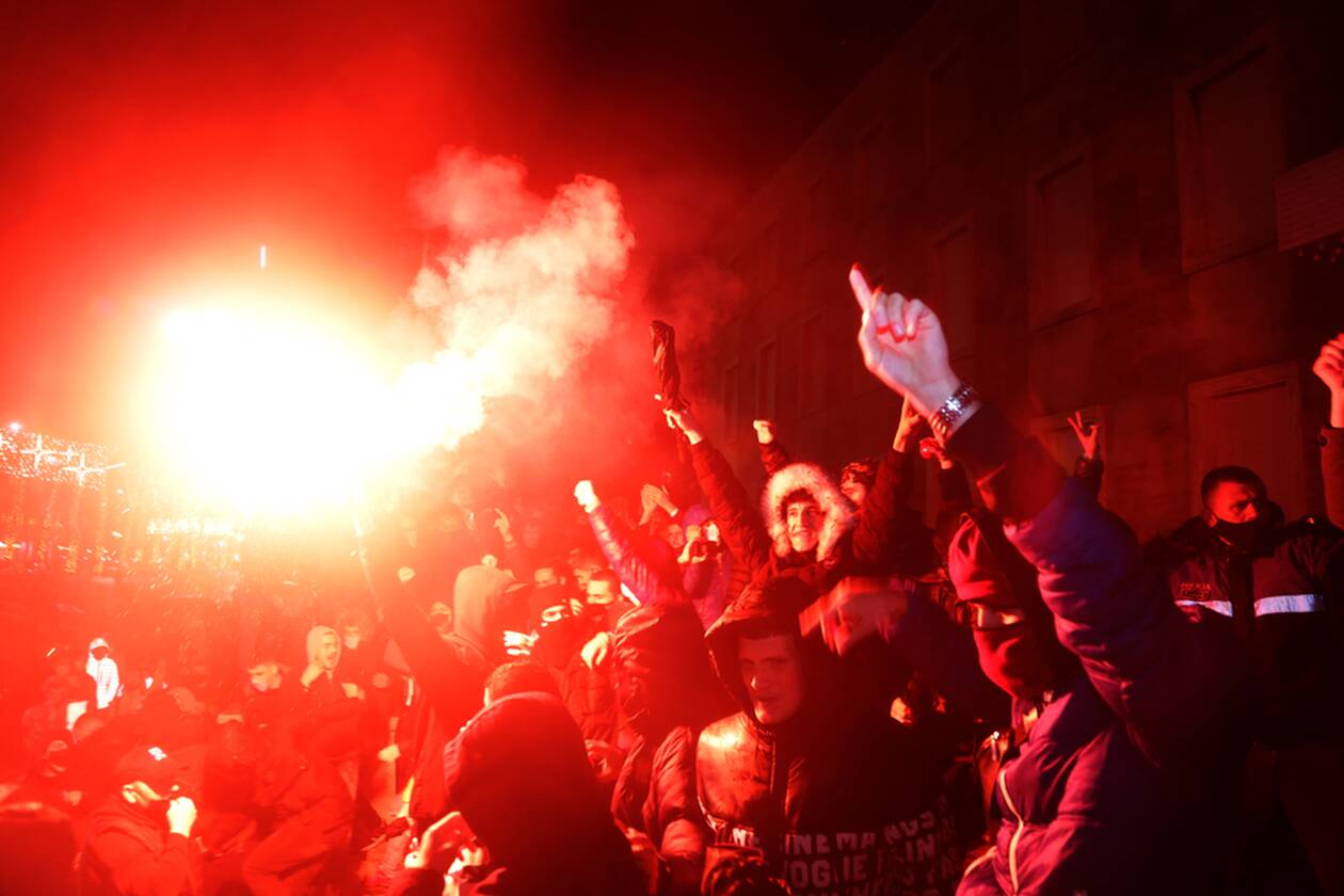 https://cdn.cnngreece.gr/media/news/2020/12/09/246256/photos/snapshot/ALBANIA-PROTEST-1.jpg