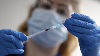 Εμβόλιο κορωνοϊός: AstraZeneca και Sputnik V ξεκινούν δοκιμές για να συνδυάσουν τα εμβόλιά τους