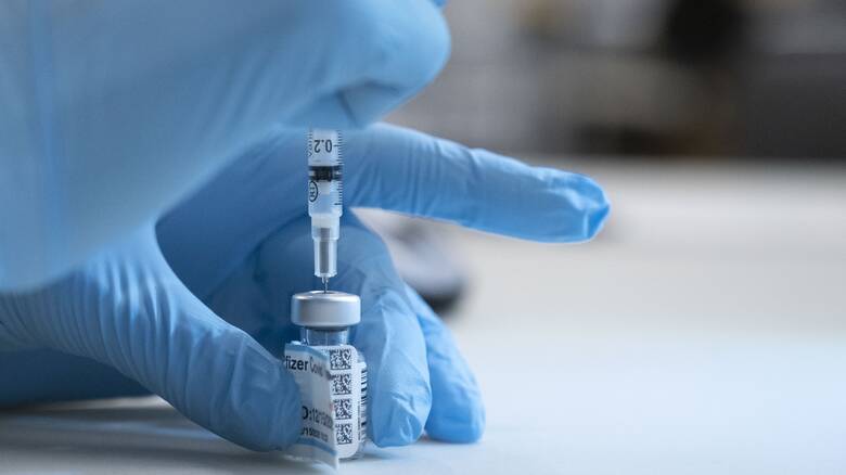 Κορωνοϊός - Πέτσας: Μόνο 300.000 δόσεις του εμβολίου τον Ιανουάριο
