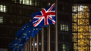 Brexit: Χρειάζεται μια μετακίνηση στις θέσεις της ΕΕ για να επιτευχθεί εμπορική συμφωνία