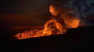 «Ξύπνησε» το ηφαίστειο Κιλαουέα - Συγκλονιστικές οι εικόνες της έκρηξης
