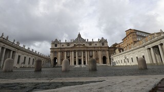 Απόκοσμα Χριστούγεννα και στο Βατικανό: Άδεια η πλατεία του Αγίου Πέτρου