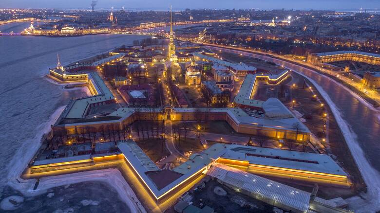 Αγία Πετρούπολη: Ένα 360° βίντεο από ψηλά μας ξεναγεί στην ονειρική ρωσική πόλη