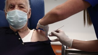 Κορωνοϊός - Μιχάλης Γιοβανίδης: Ένας 88χρονος ο δεύτερος Έλληνας που εμβολιάστηκε