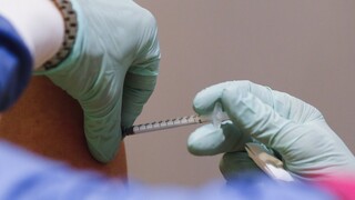 Κορωνοϊός - Γερμανία: Στο νοσοκομείο τέσσερα άτομα λόγω υπερβολικής δόσης του εμβολίου