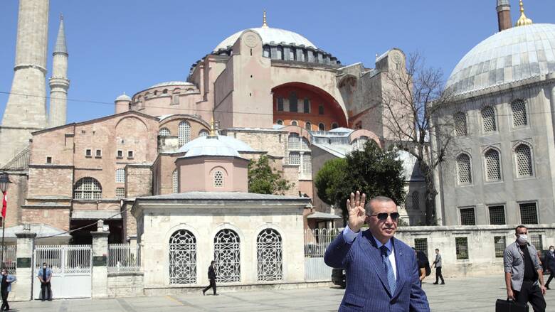 Ερντογάν: Η μετατροπή της Αγίας Σοφίας σε τζαμί το «στέμμα» του 2020