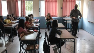 Σχολεία - Σαρηγιάννης: Να μείνουν κλειστά Γυμνάσια και Α' - Β' Λυκείου