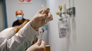 Κορωνοϊός: 44.080 εμβολιασμοί μέχρι σήμερα - Αύριο απόγευμα ανοίγει η πλατφόρμα για τους 85+