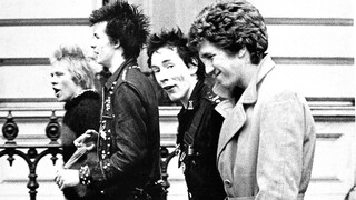 O Ντάνι Μπόιλ ετοιμάζει μια σειρά για τους Sex Pistols - Με επίκεντρο τον κιθαρίστα Στιβ Τζόουνς