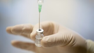 Εμβόλιο κορωνοϊού: Aυστηρές προειδοποιήσεις κατά της παραβίασης δόσεων και χρόνων