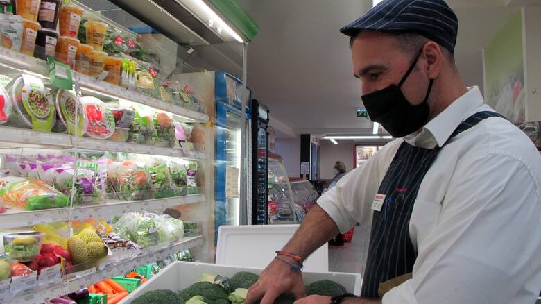 Anoixta Katasthmata Kai Soyper Market Thn Kyriakh Cnn Gr