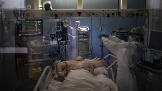 Κορωνοϊός: Όσο μεγαλύτερη η πληρότητα σε μία ΜΕΘ τόσο αυξάνεται ο κίνδυνος θανάτου ενός ασθενούς