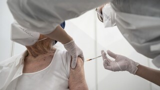 Κορωνοϊός: Άνοιξε η πλατφόρμα εμβολιασμού για τους πολίτες 80 έως 84 ετών