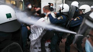 Δεκάδες προσαγωγές στο κέντρο της Αθήνας στη συγκέντρωση για τον Κουφοντίνα