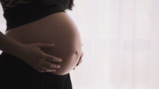 Εγκυμοσύνη- Κορωνοϊός: Ο ΠΟΥ κατέληξε ότι οι έγκυες μπορούν να κάνουν το εμβόλιο