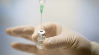 Βρετανία: Όλοι οι ένοικοι των οίκων ευγηρίας έχουν εμβολιαστεί κατά του κορωνοϊού