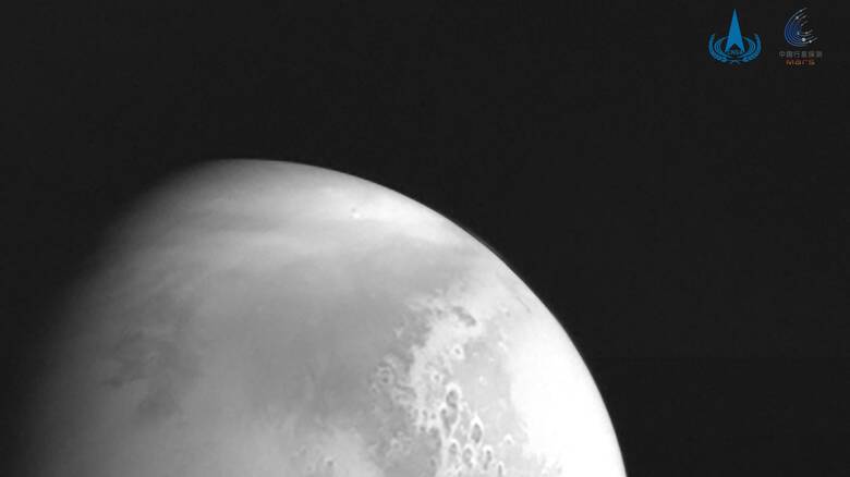 Το κινεζικό διαστημόπλοιο Tianwen-1 στέλνει την πρώτη φωτογραφία από τον Άρη