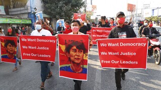 Τρίτη ημέρα μαζικών διαδηλώσεων στη Μιανμάρ - Με αντλίες νερού τους απωθεί η αστυνομία