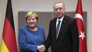 Ερντογάν σε Μέρκελ: Να οργανωθεί μια ευρωτουρκική Σύνοδος μέσα στο α’ εξάμηνο του 2021