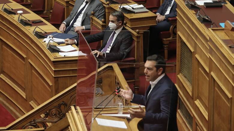 Στην αντεπίθεση η κυβέρνηση για την κριτική Τσίπρα σχετικά με τη λειτουργία της Βουλής
