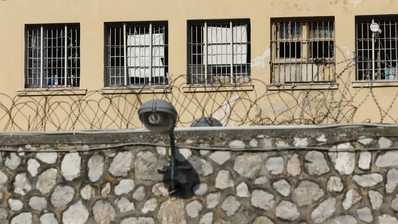 Αποκλειστικό CNN Greece: Οι «κωδικοί» της κοινωνικής λειτουργού που έβαζε κινητά στις φυλακές