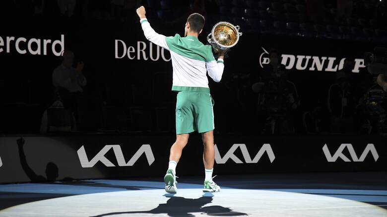 Australian Open: Ο Τζόκοβιτς «ισοπέδωσε» τον Μεντβέντεφ - Πλησιάζει Ναδάλ και Φέντερερ σε τίτλους